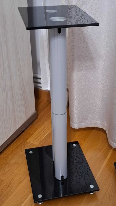 Vand suporti pentru boxe