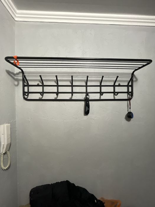 Продам подвесную вешалку