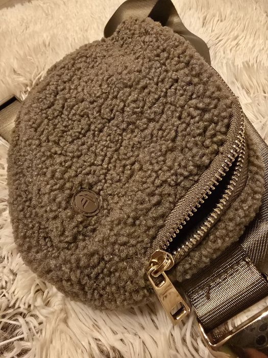 Borsetă/Gentuță cu buzunare. Kyodan Belt Bag din fleece