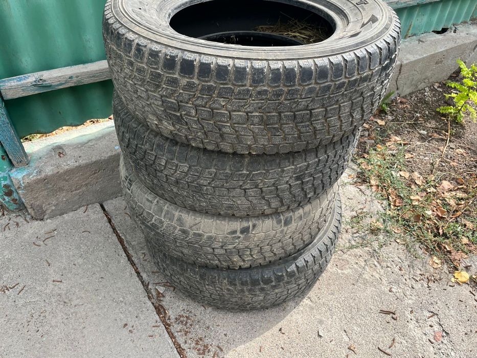 Продам зимние шины yokohama r15 205/70