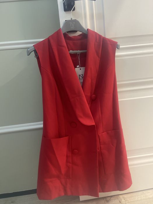 Женский костюм и пиджак