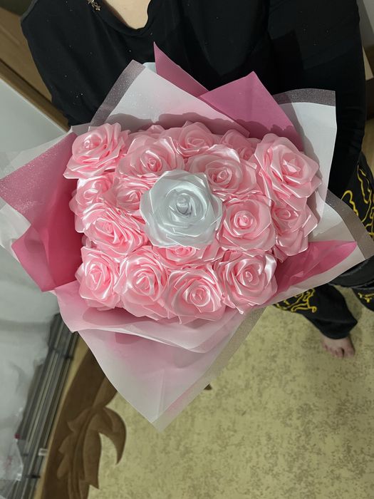 Vând buchete de florii