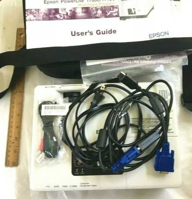 Video Proiector Epson +geanta de transport cu toate accesoriile