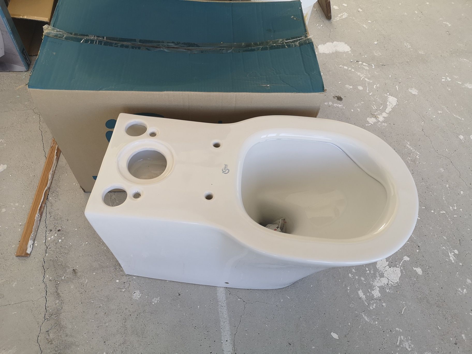 IDEAL STANDARD CONNECT AIR AquaBlade Пълен комплект моноблок казанче