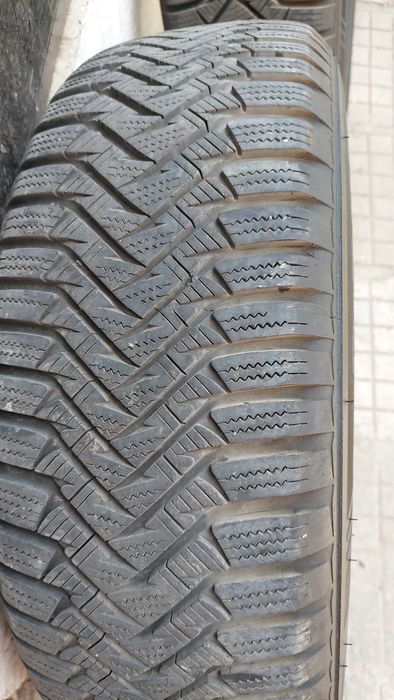 Продавам зимни гуми 205/60/R16 ,  Continental Winter Contact , Laufenn