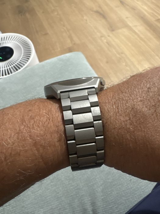 Оригинална титаниева верижка от Huawei watch gt3 pro.