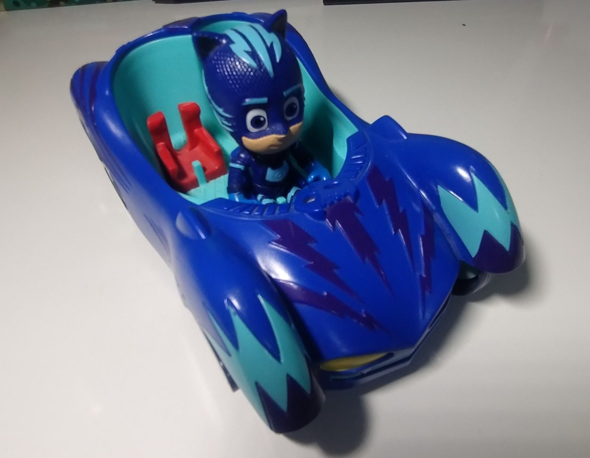 Mașină Pj Masks cu figurină