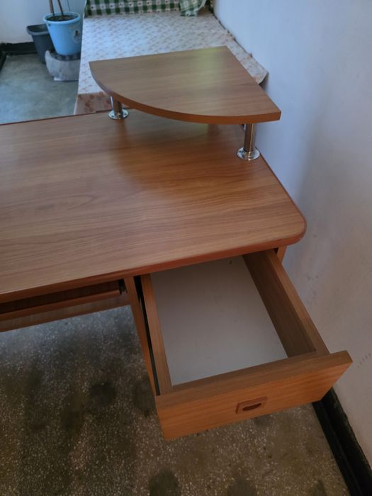 Birou de lucru sau școală