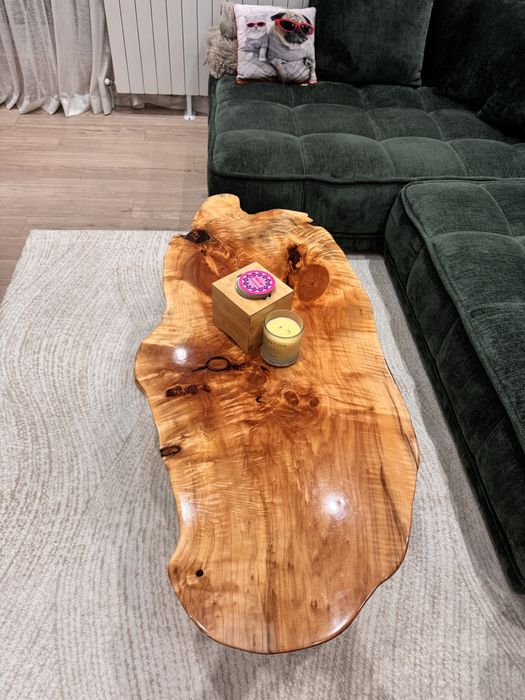 Диван с трапезна маса