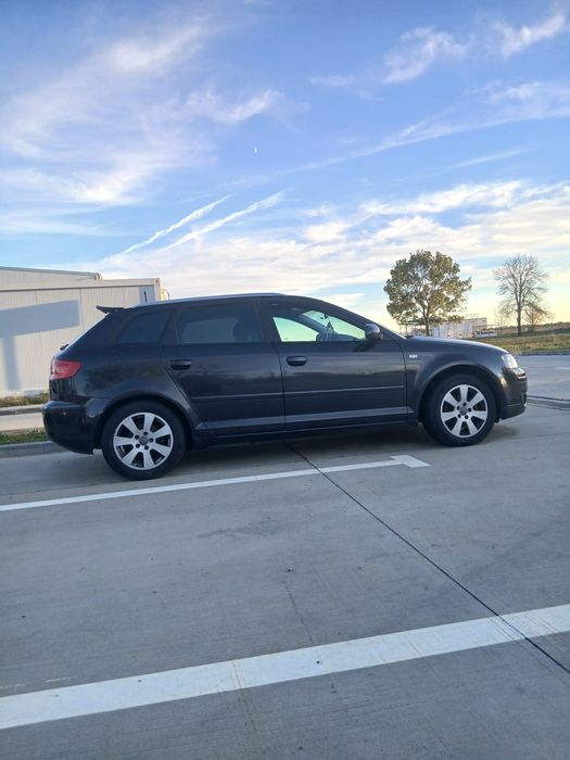 Vând Audi A3 8P 2008 (motor defect)