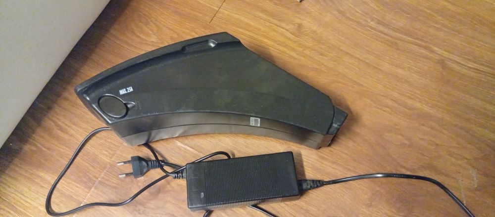 Baterie bicicleta 36v cu incarcator