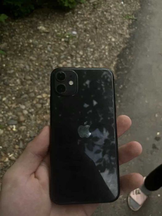 iPhone 11 в хорошем состоянии