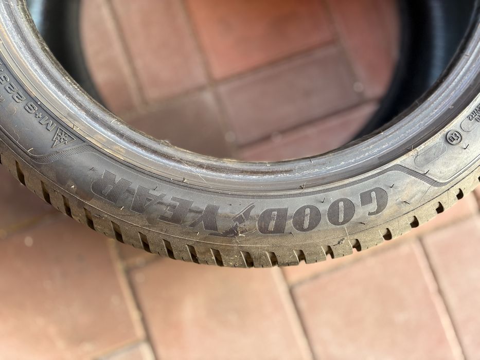 Anvelope  225 45 17 GOODYEAR  2024