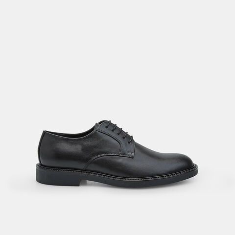 Чисто нови кожени обувки Bata