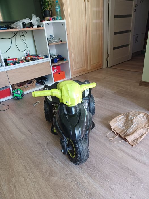 Моторче с акумулатори