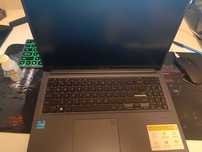 Laptop Asus i3 10 nuclee, aproape nefolosit