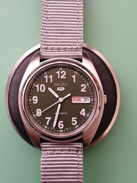 Часовник Seiko 5