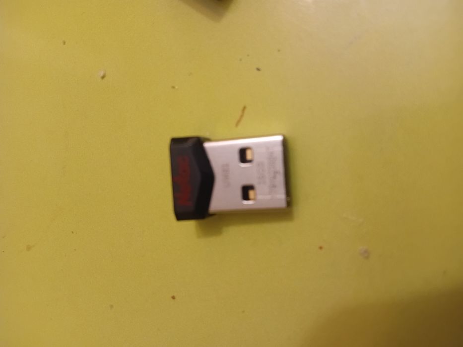 Продам USB флешку 16gb