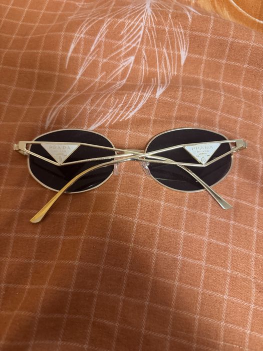 ochelari prada in stare buna