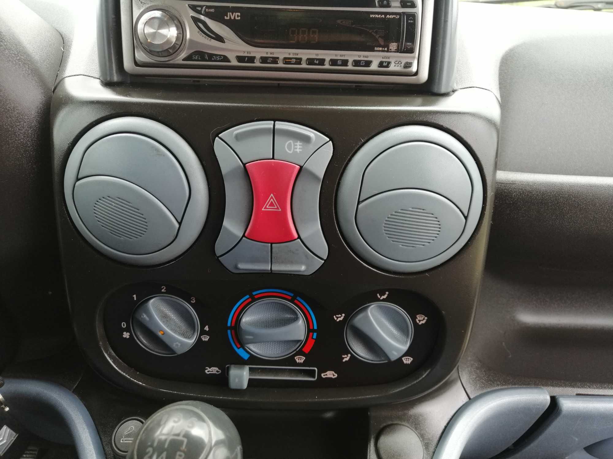 Хладилен Fiat Doblo 1.9D