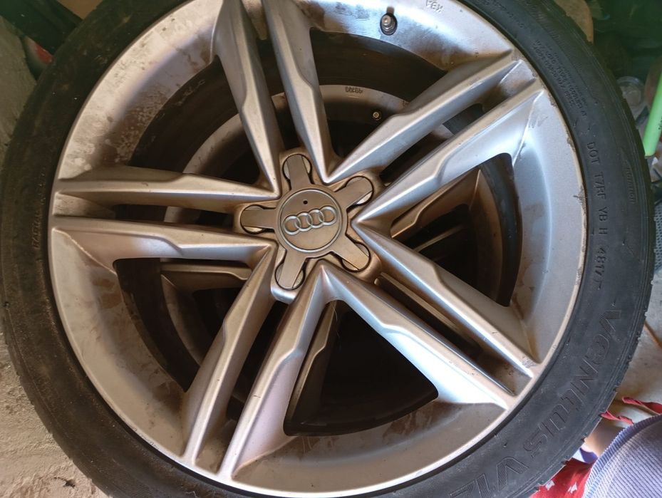2 seturi de genti Audi R17 si r18