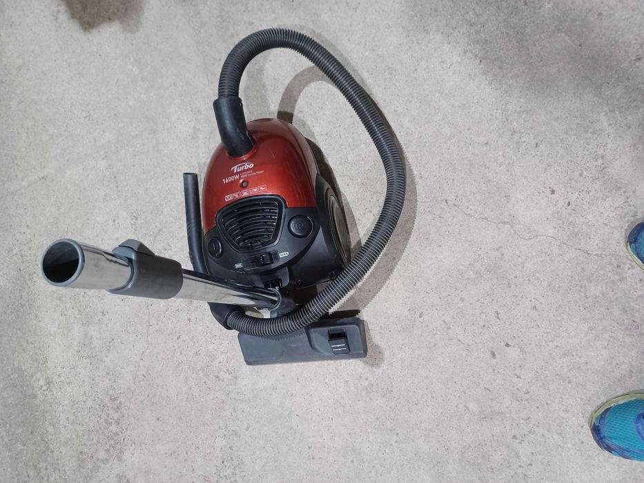 Мощна прахосмукачка L G 1600