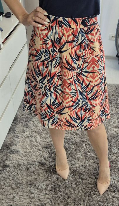 Fusta Zara, mărimea Xs , dar merge și la S chiar M mai mic