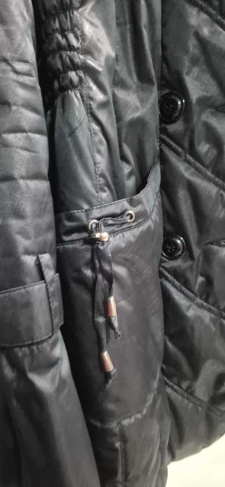 Продавам дамски черни палта.