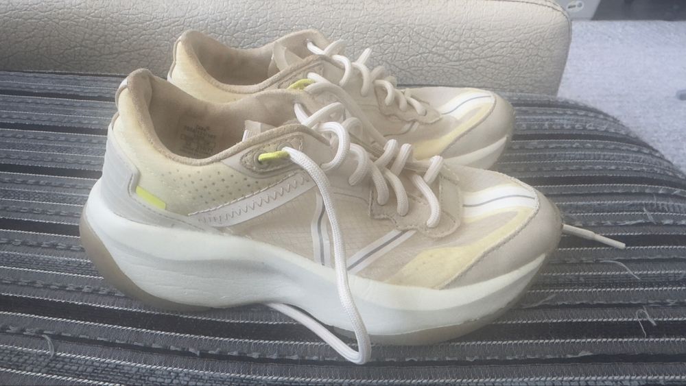 Детски спортни обувки ЗАРА и Найк