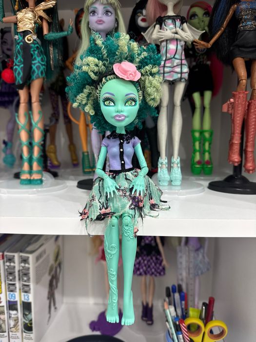 Продам куклу Монстр Хай Хани Свомп/Monster High Honey Swamp (G1)