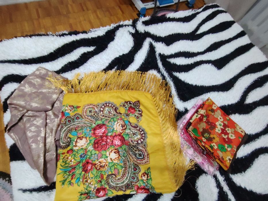 Платки женские..