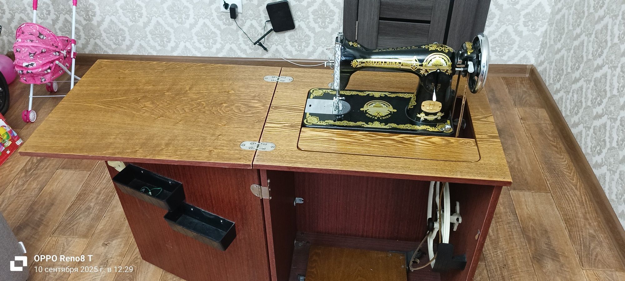 Продам швейную машинку
