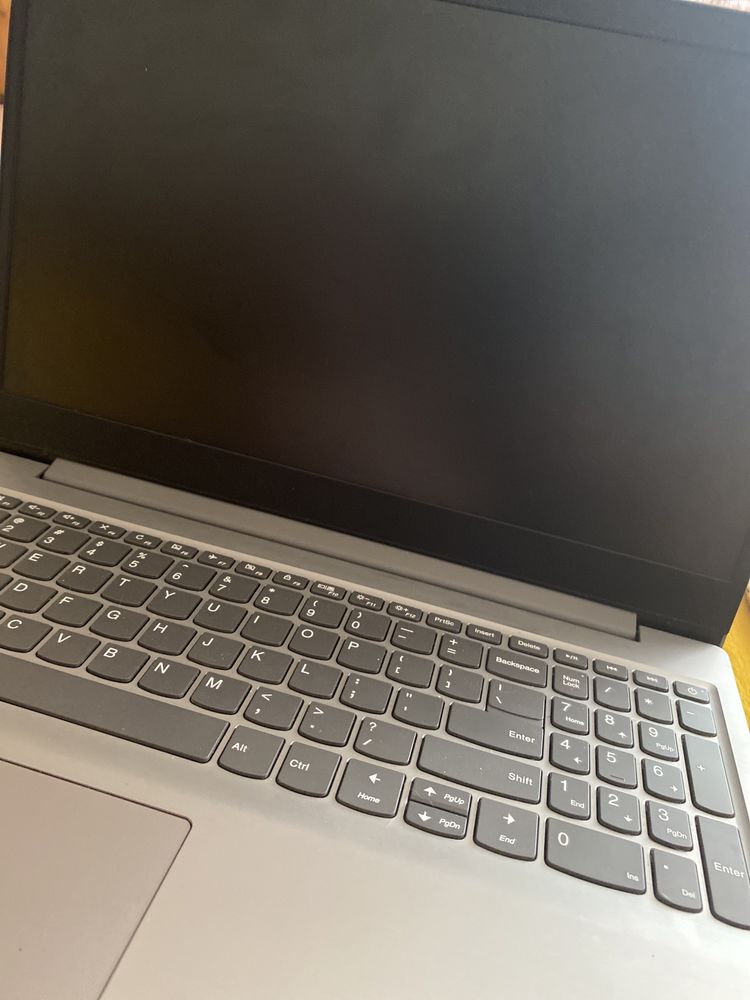 Laptop LENOVO Argintiu