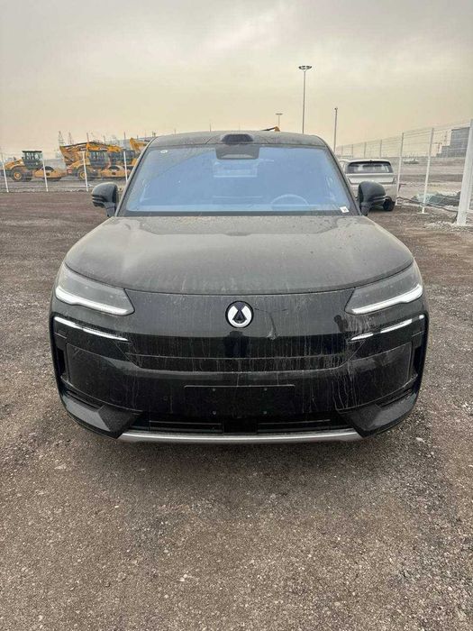 Продается гибридный внедорожник Denza N9 (full version)