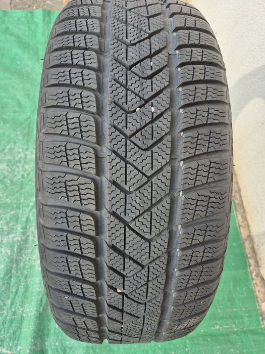 Vand  Anvelopa Pirelli(iarna),225/40/19,93H,Dot 4818