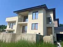 Casă tip duplex de vânzare