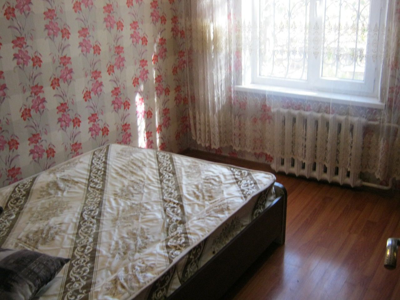 Аренда помесячно, 2х-комн.кв. в мкр.Алмагуль, 2/5эт, дом во дворах .