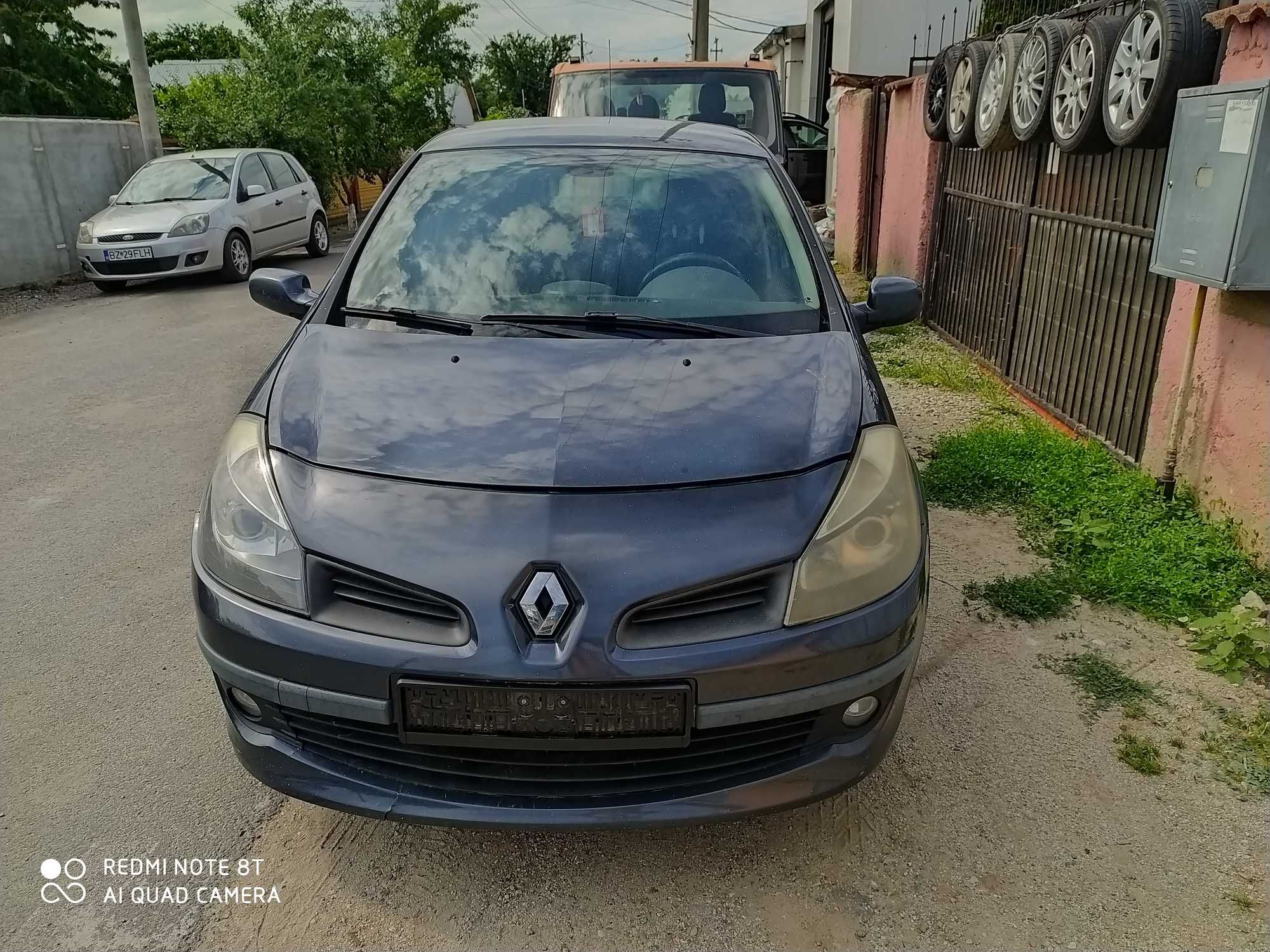 Dezmembrez Renault