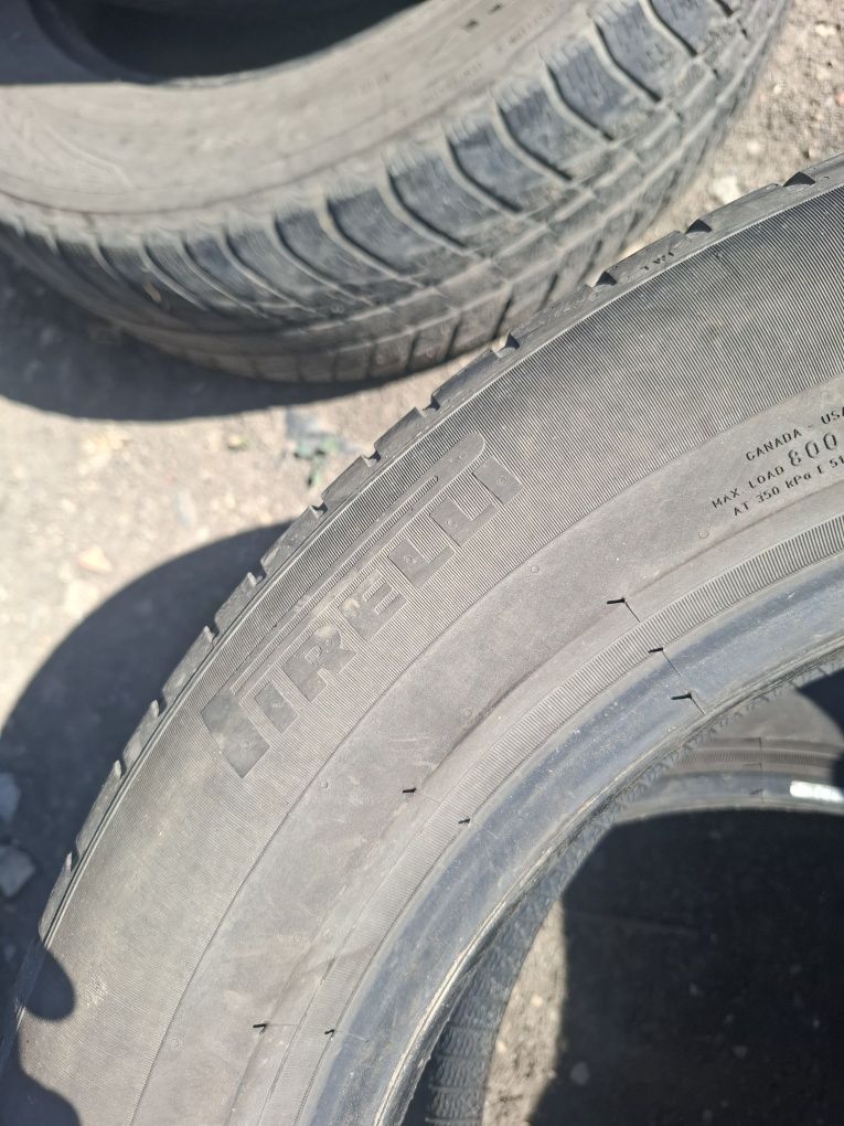 Vand 2 anvelope 235 55 18 pireli bune de vara dot 2021
