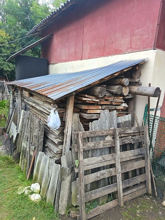Vând scândură de stejar  de peste 15 ani.