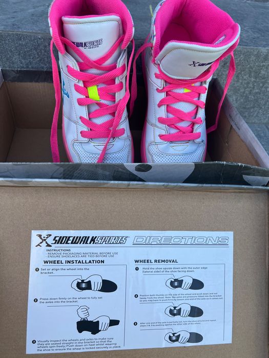 Обувки с колелца