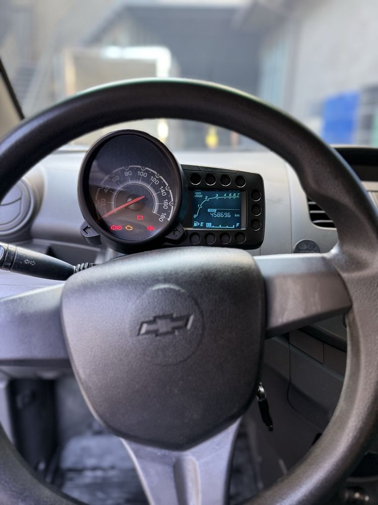 Chevrolet spark sotiladi