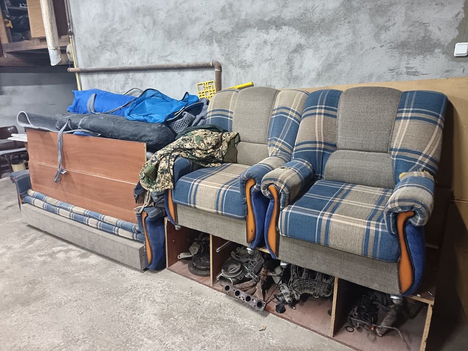 Диван с креслом забирайте