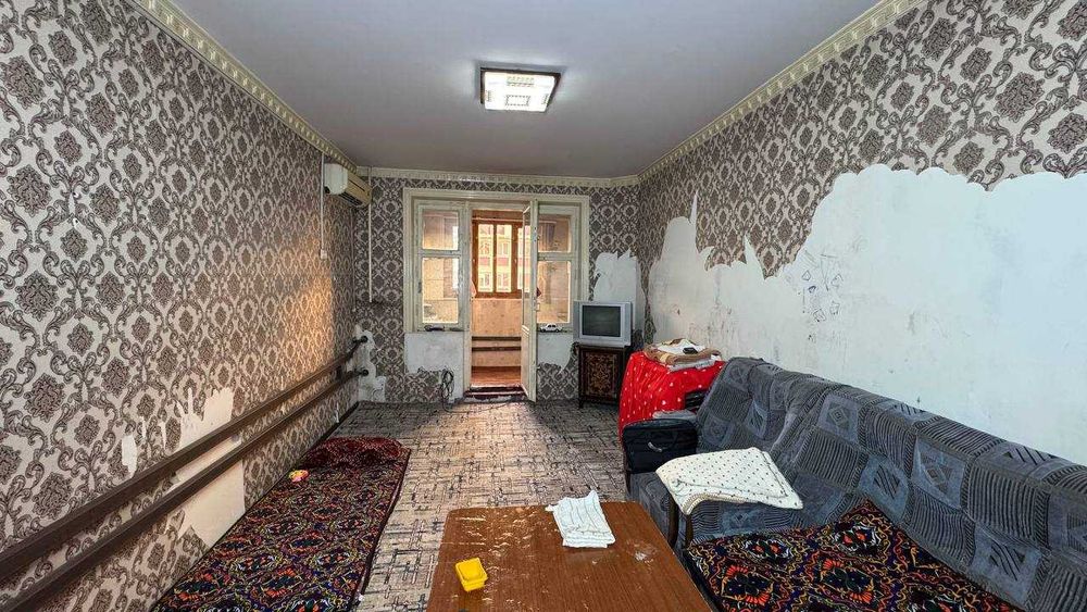 Заканал Садаф тўйхонаси 4 қаватда 1 хонали квартира сотилади.ID: 1509