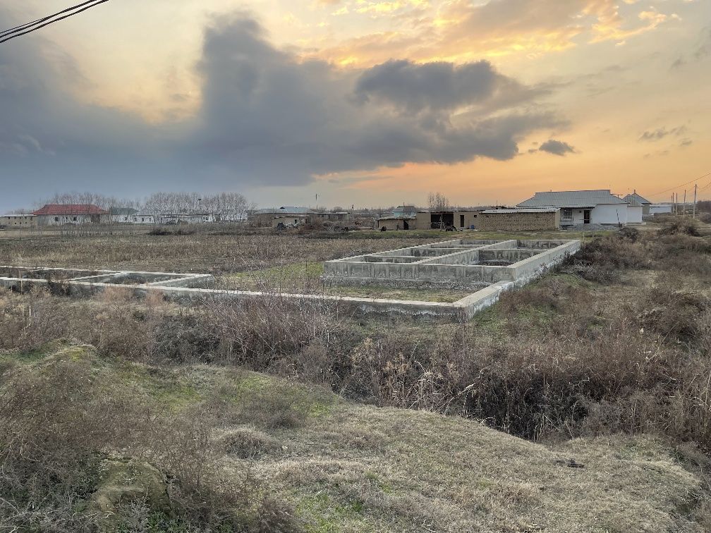 40 sotix uchastka sotiladi