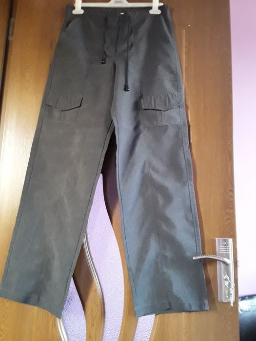 Vând Pantaloni Damă Evazati Mărimea 38 Noi