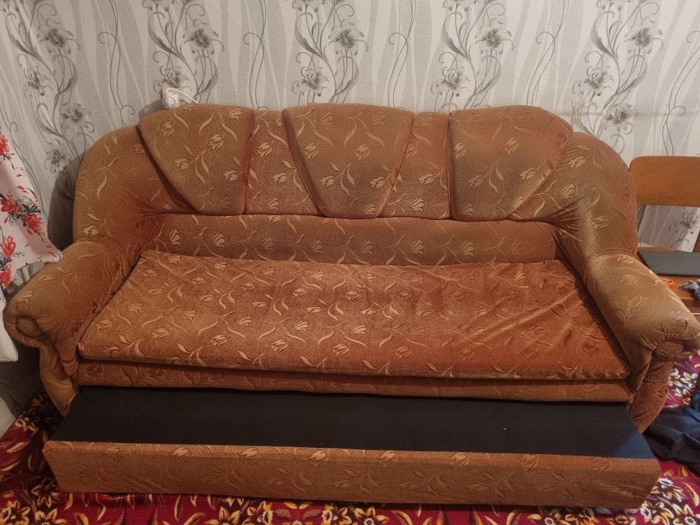 Продам диван в хорошем состоянии