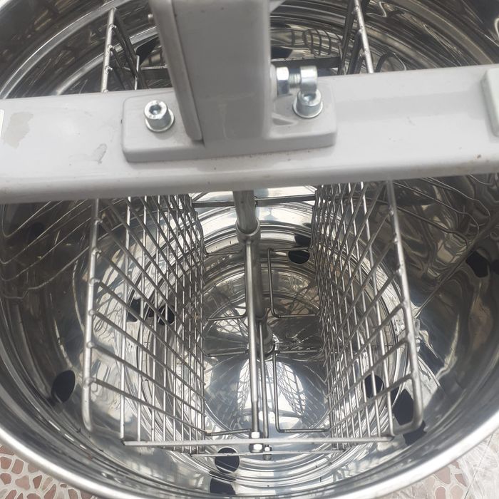 De vânzare centrifugă pentru miere de albine cu două faguri