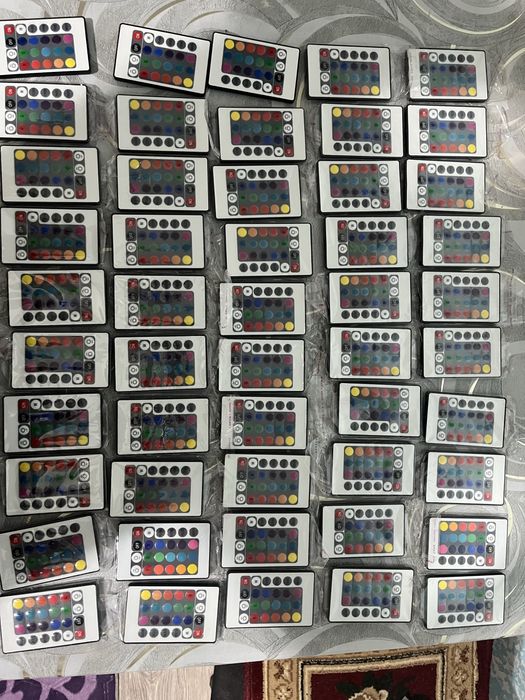 Пульты для ленты новые в упаковке с батарейками