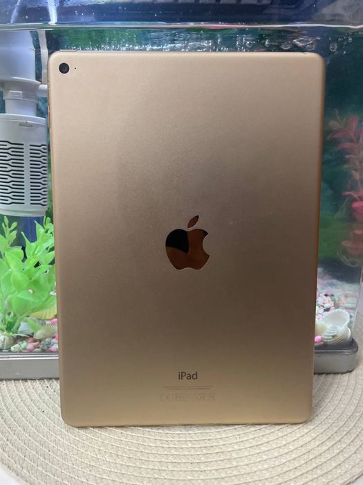 Продам хороший IPad Air 2 64Gb Gold